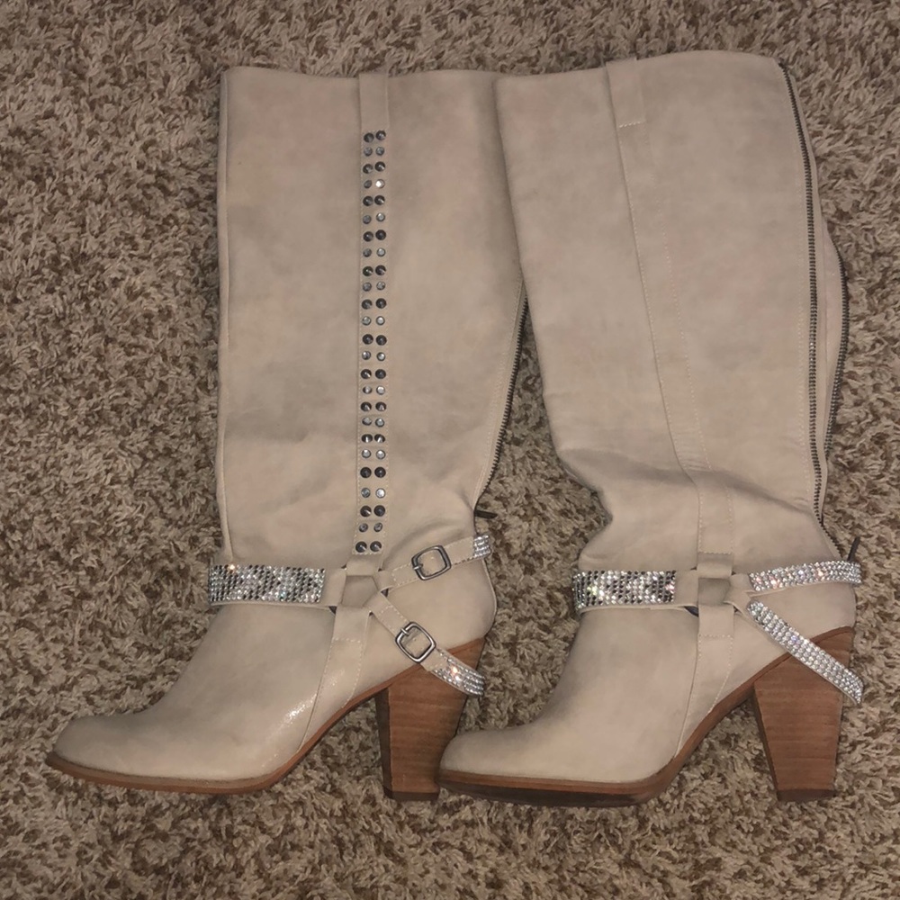 Boots with heal